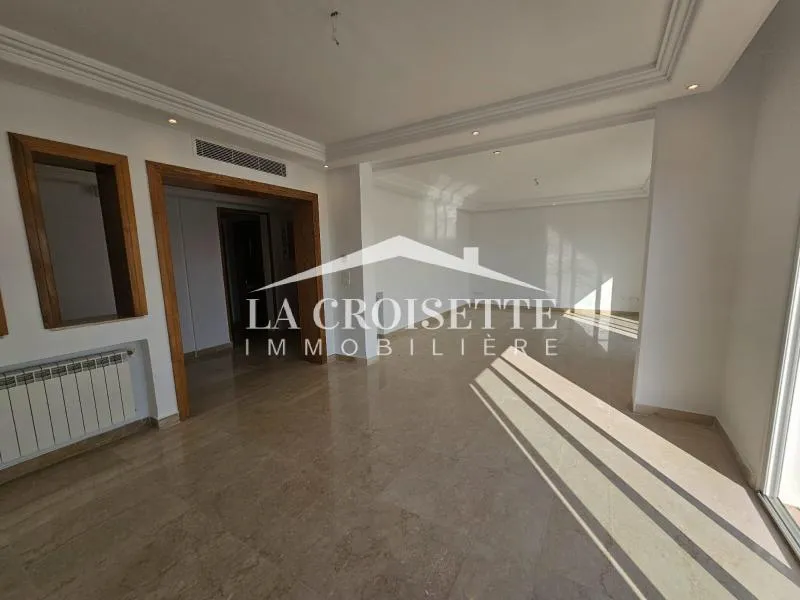 Penthouse s4 avec terrasse et piscine aux Jardins de Carthage MAL4154