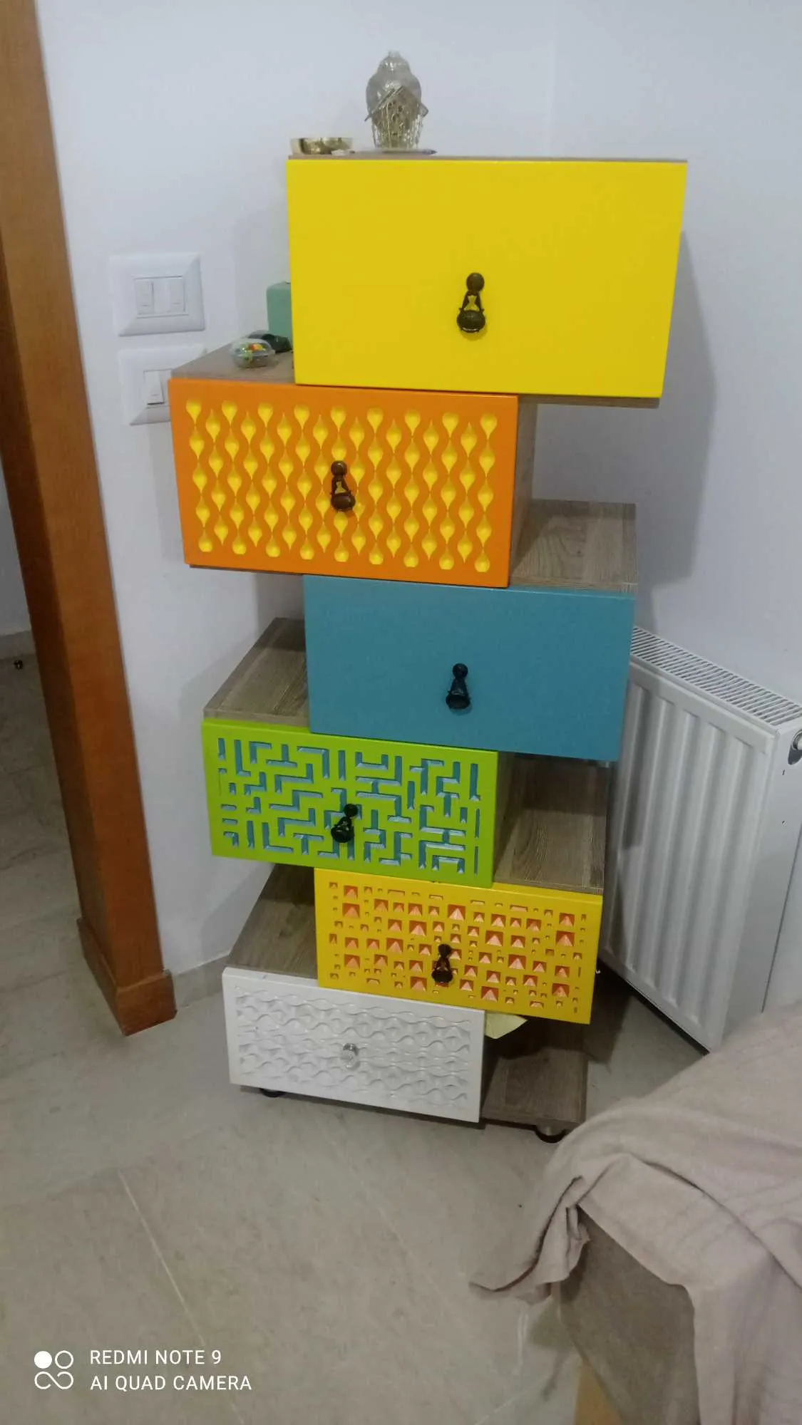 Meuble à tiroirs 