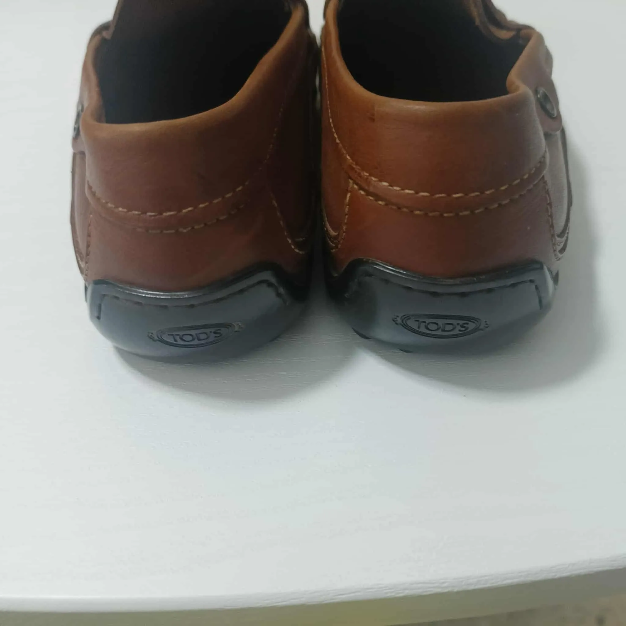 mocassin tods couleur Camel pointure 40.5