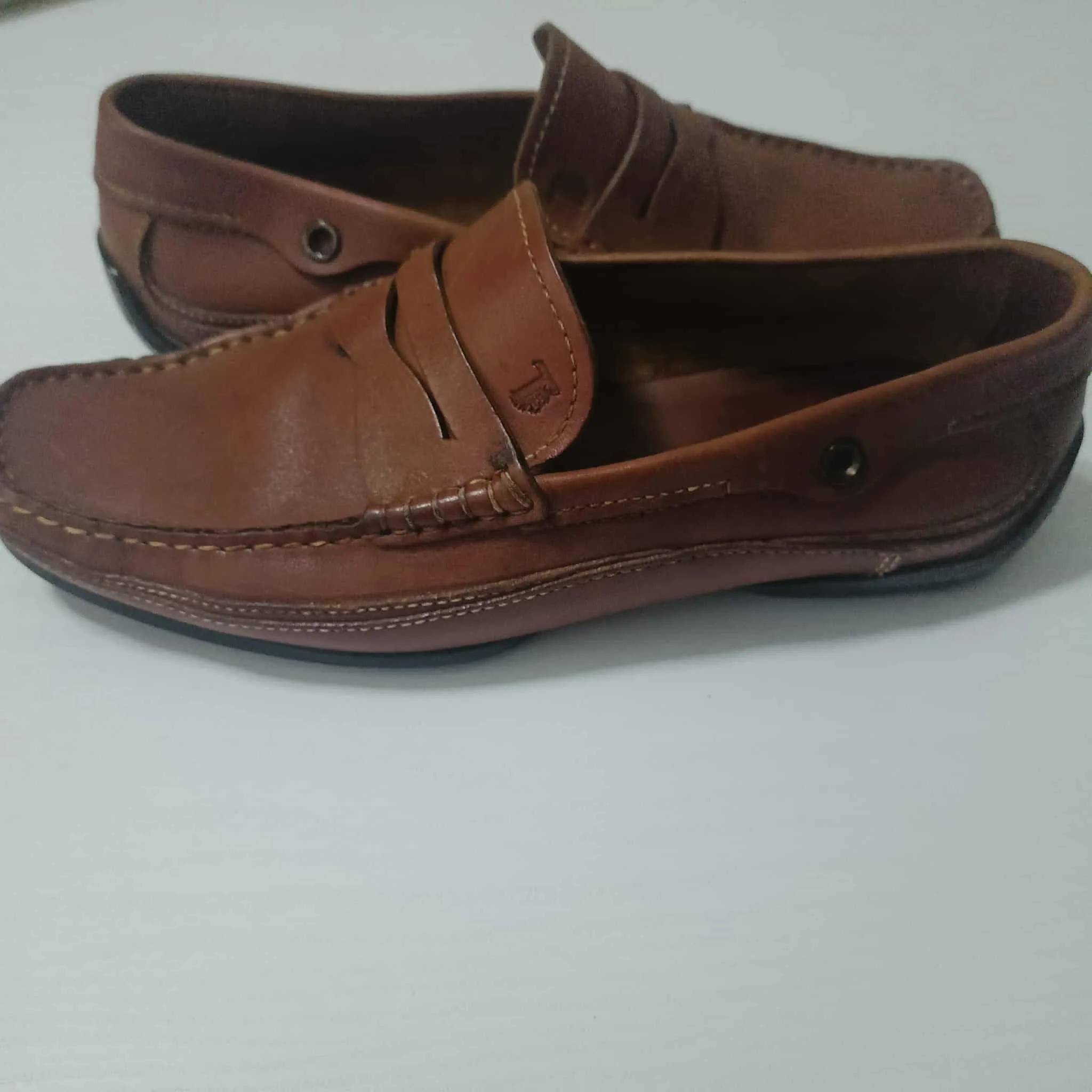 mocassin tods couleur Camel pointure 40.5