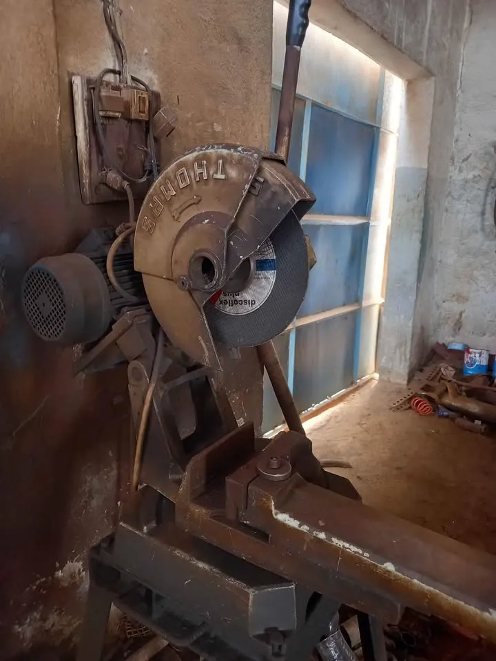 Machines mécanique_Tourneur_98231875_Tour, perceuse, pompe d'air, compresseur,...