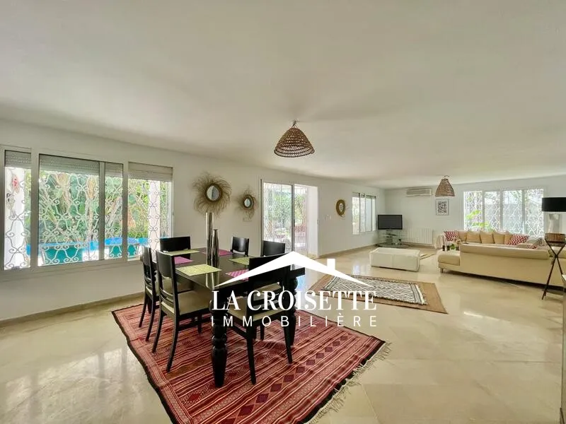 Rez de chaussée de villa avec jardin et piscine à Gammarth MRCL0291
