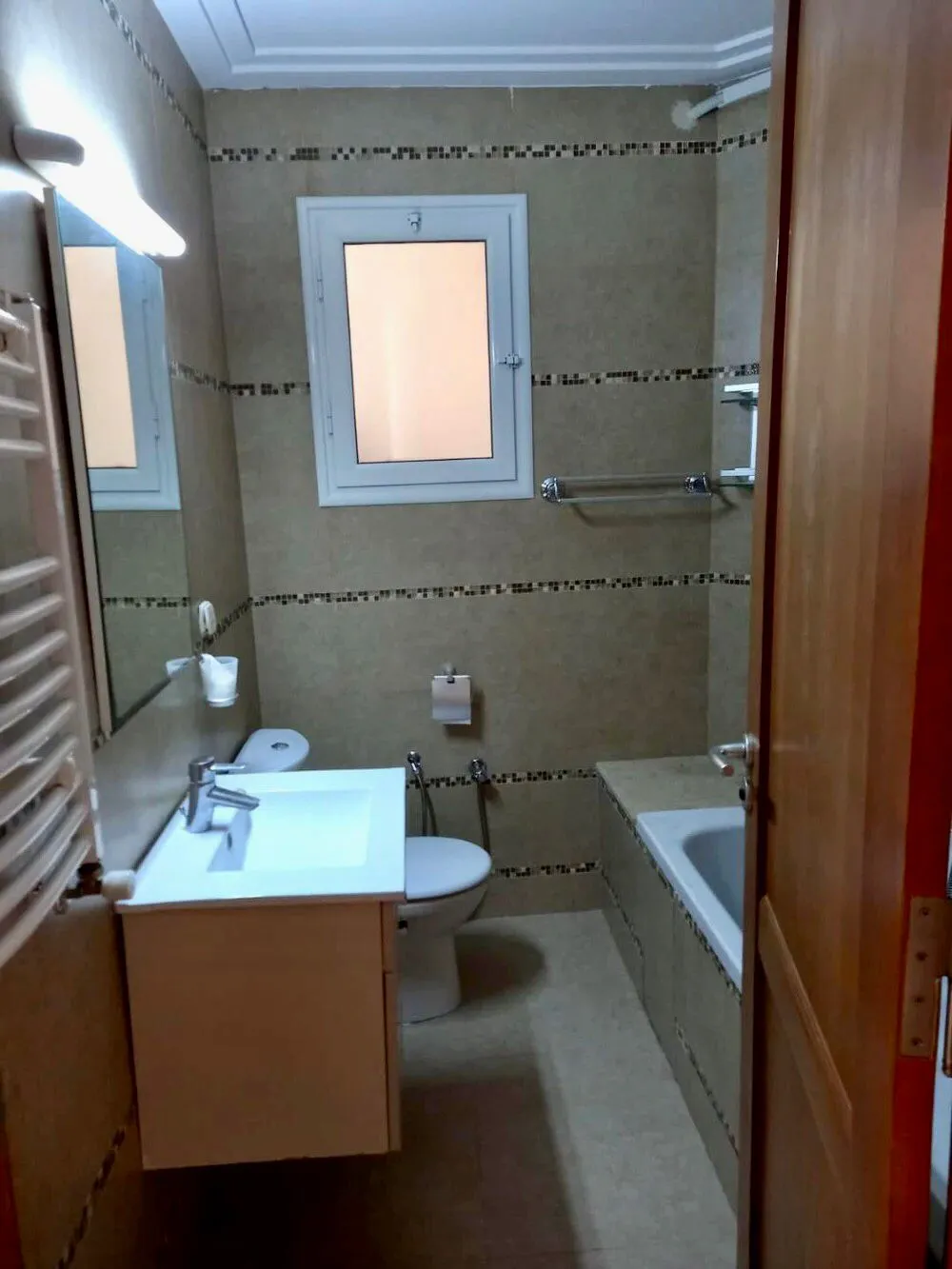A Louer Appartement S+3 à Jardin d'el Menzah 2