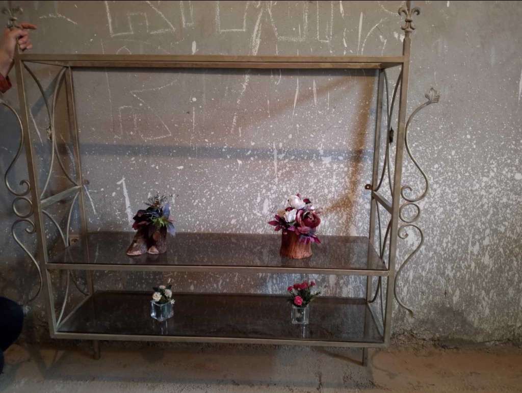 A vendre  7aja bhya tt3al9 fil 7it 