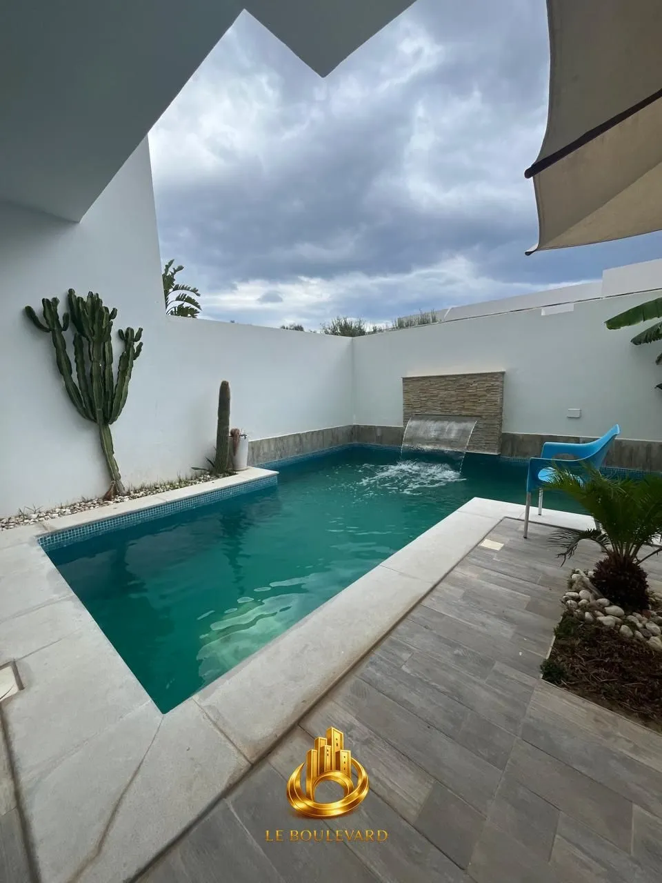 Location Annuelle : Villa Triplex S+5 Avec Piscine à Hammamet Nord