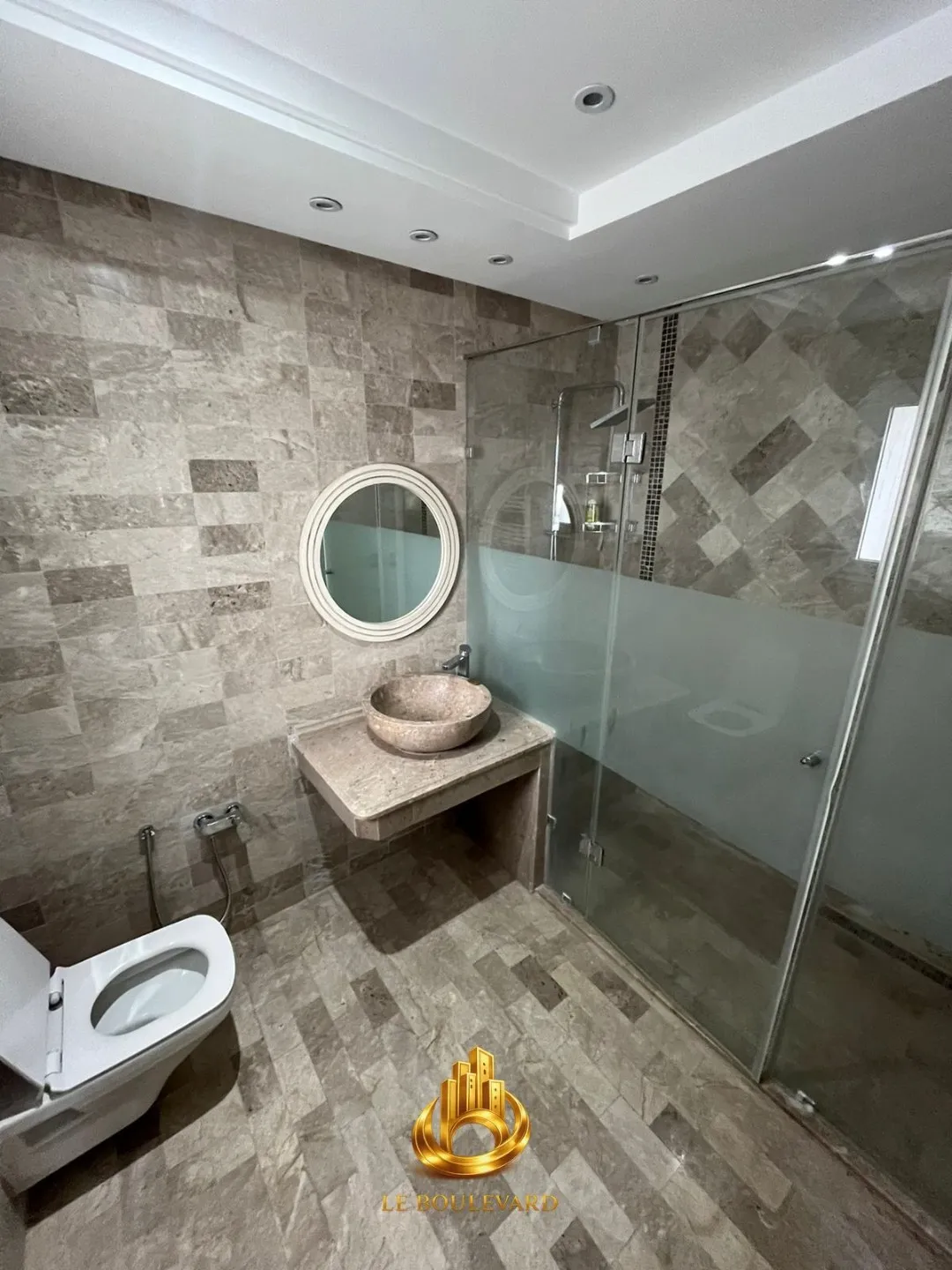 Location Annuelle : Villa Triplex S+5 Avec Piscine à Hammamet Nord