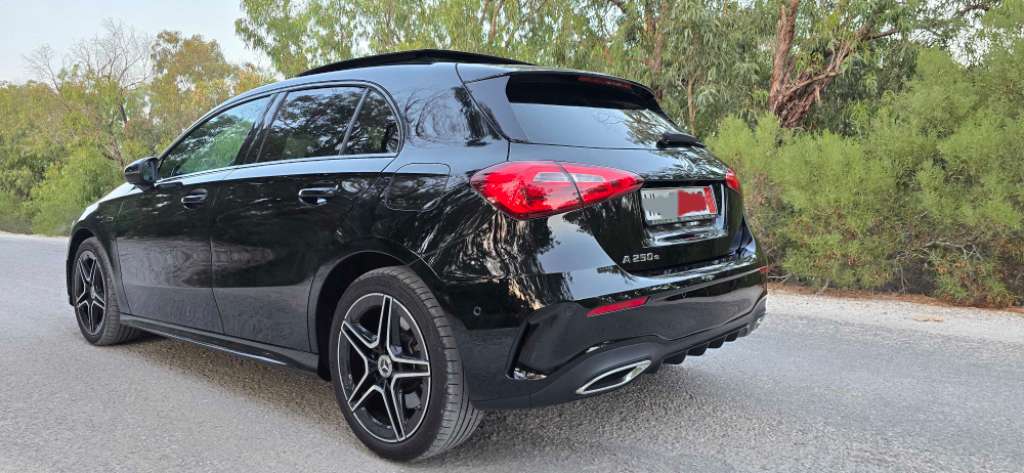 mercedes benz A250 E pack amg essence full hybrid état neufff importée de l’Allemagne fin serie 254