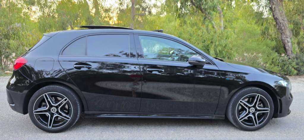 mercedes benz A250 E pack amg essence full hybrid état neufff importée de l’Allemagne fin serie 254