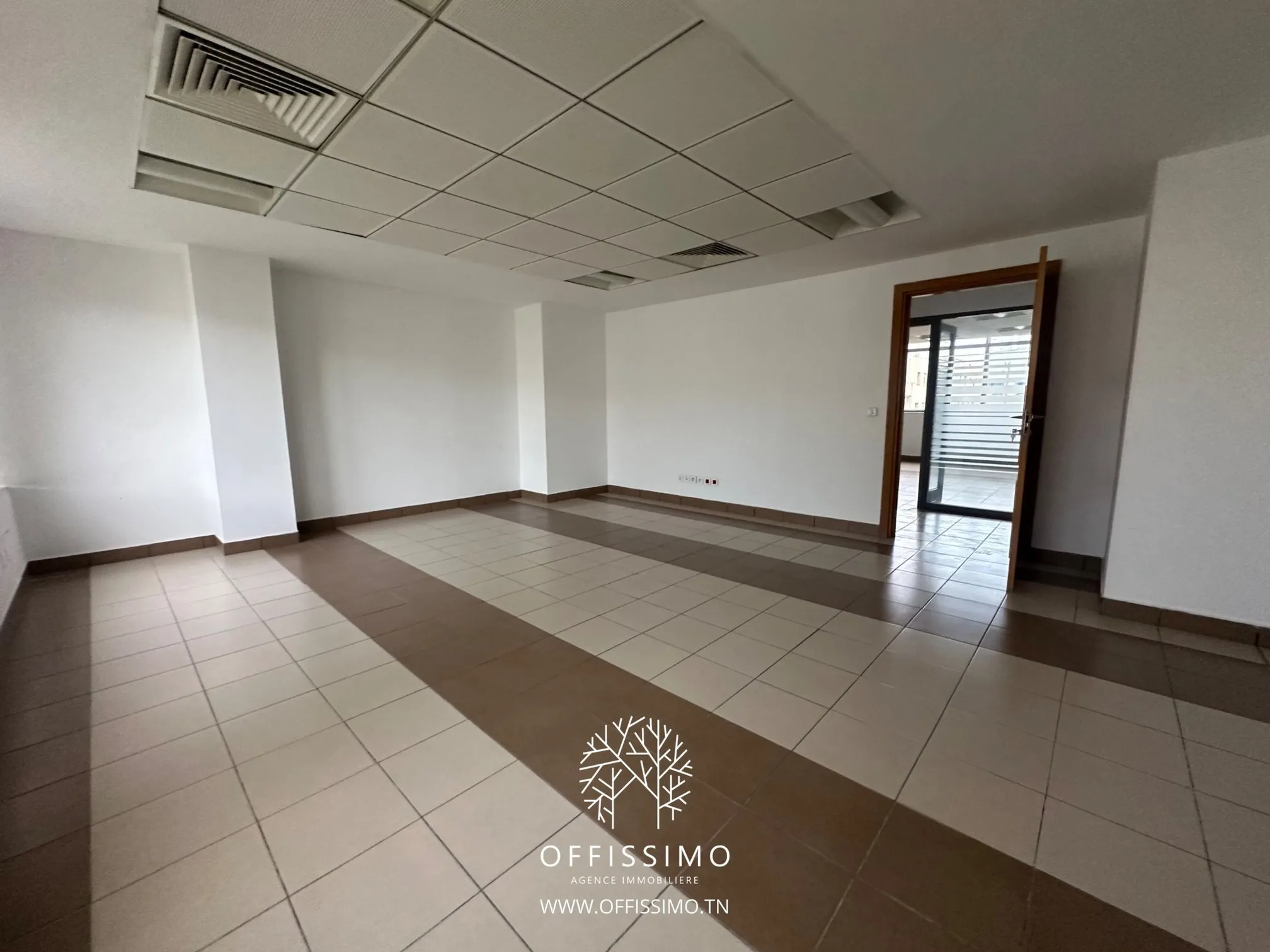 Bureau à louer – Grand espace professionnel