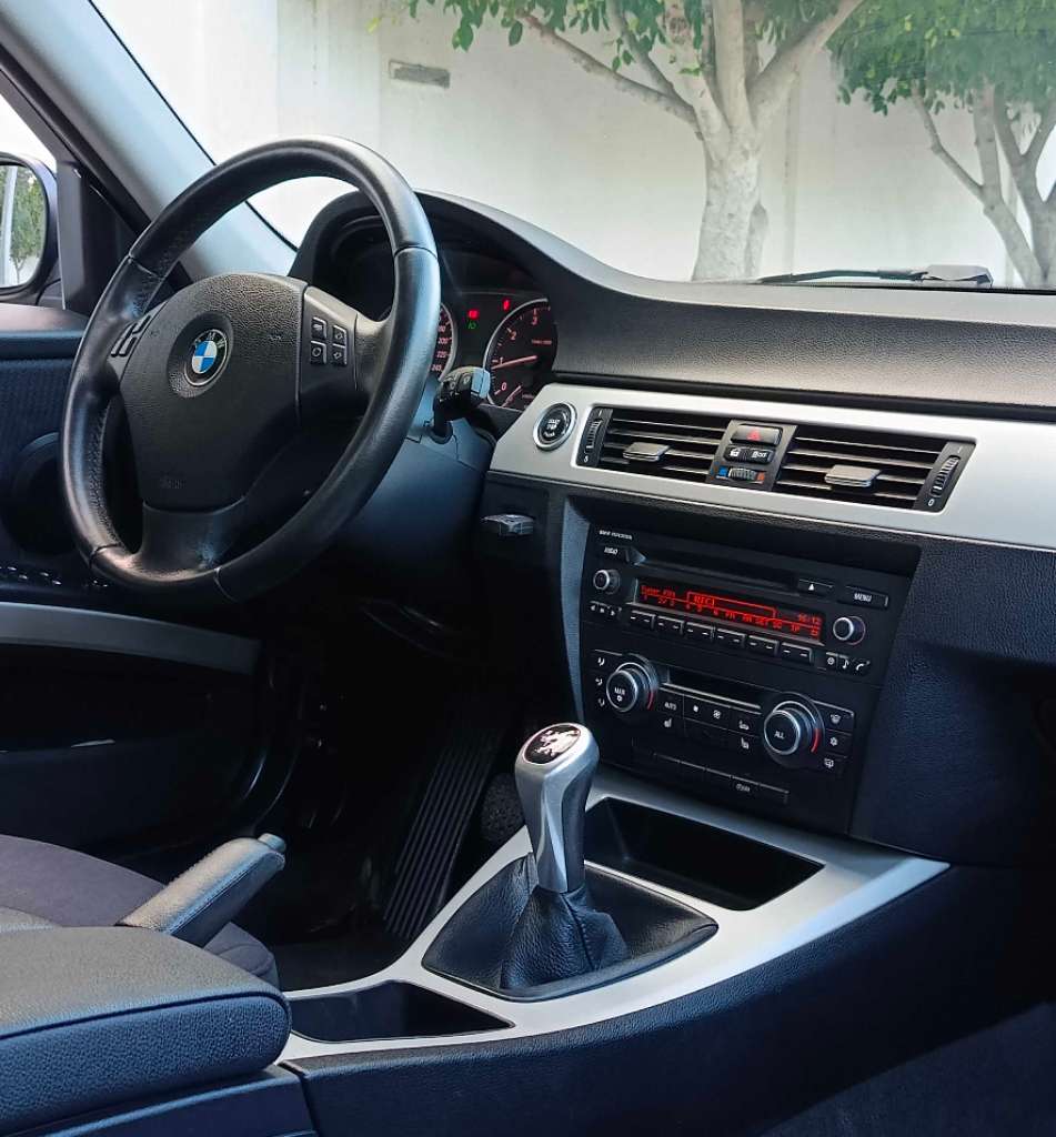 đ BMW E 90 318i moteur N46