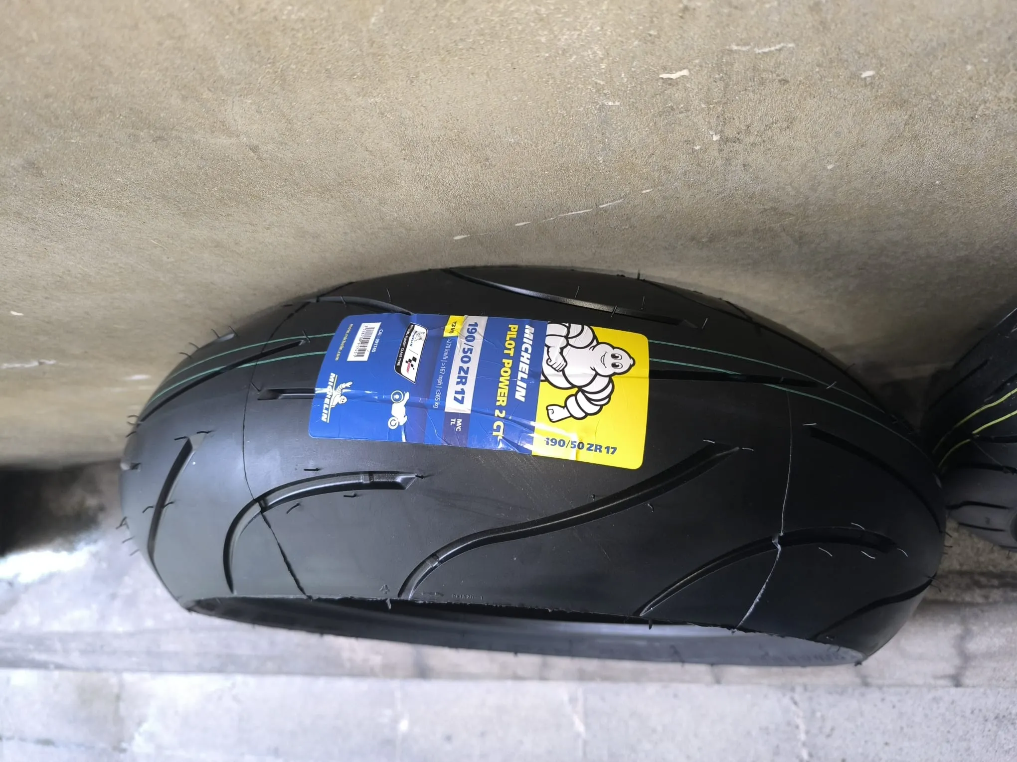 Lot équipements moto importés état neuf 