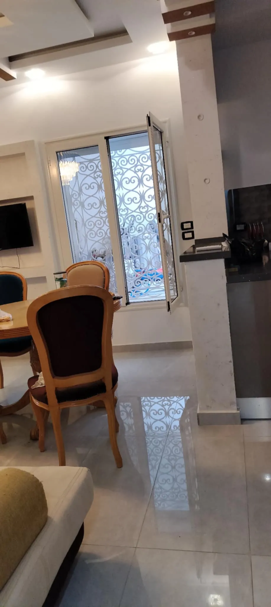 AV appartement avec garage 215 MD