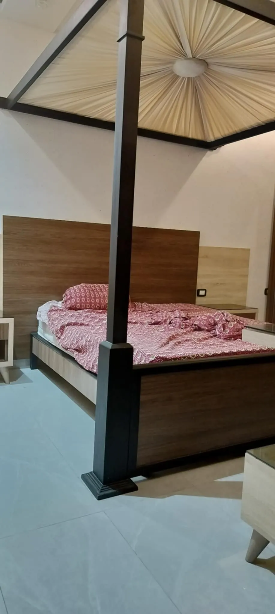 AV appartement avec garage 215 MD
