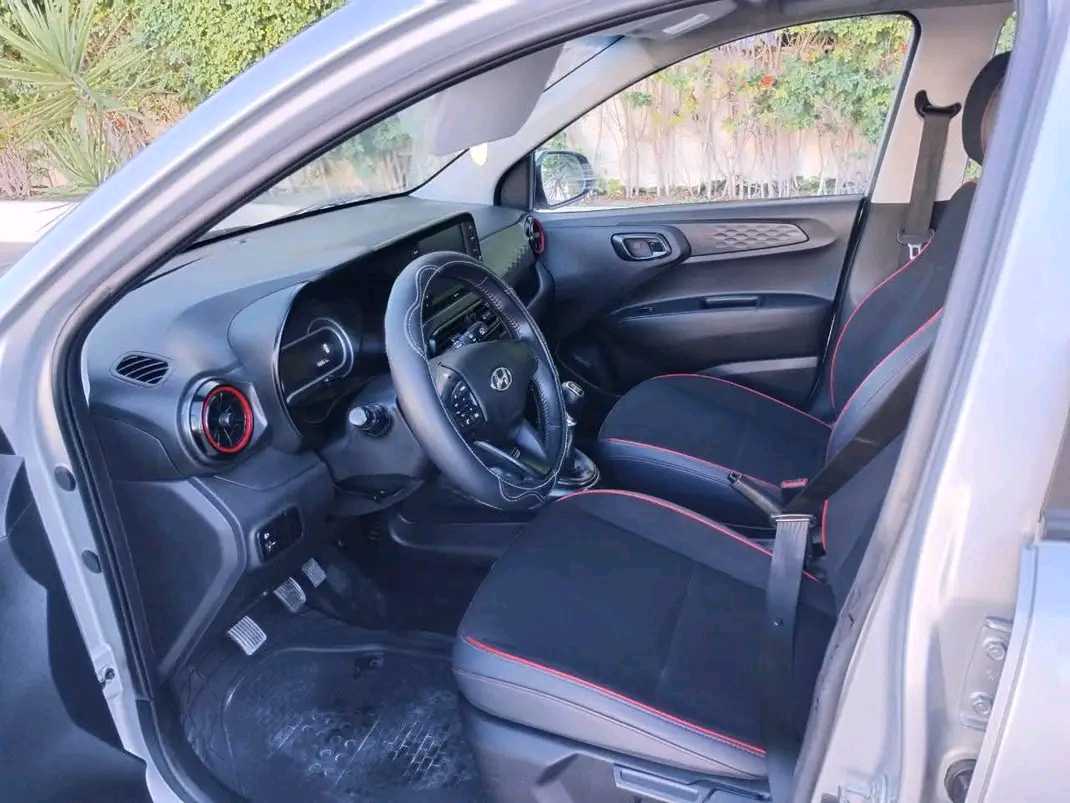 HYANDAI I  10 HIGH GRADE PREMIÈRE MAIN 