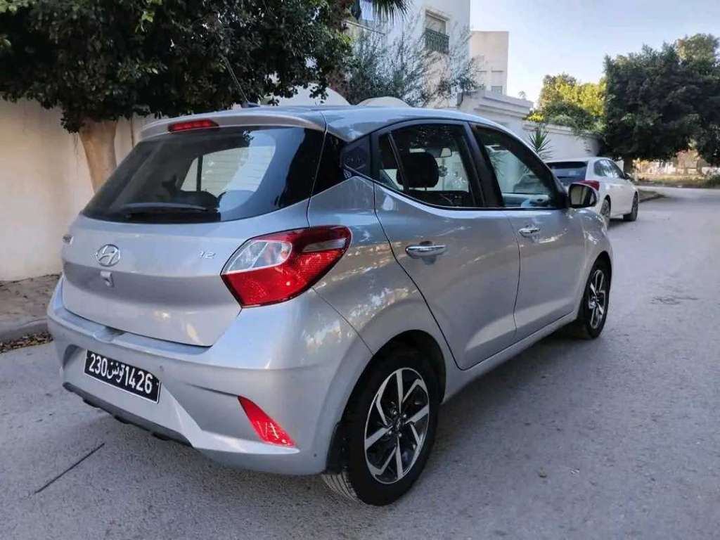 HYANDAI I  10 HIGH GRADE PREMIÈRE MAIN 