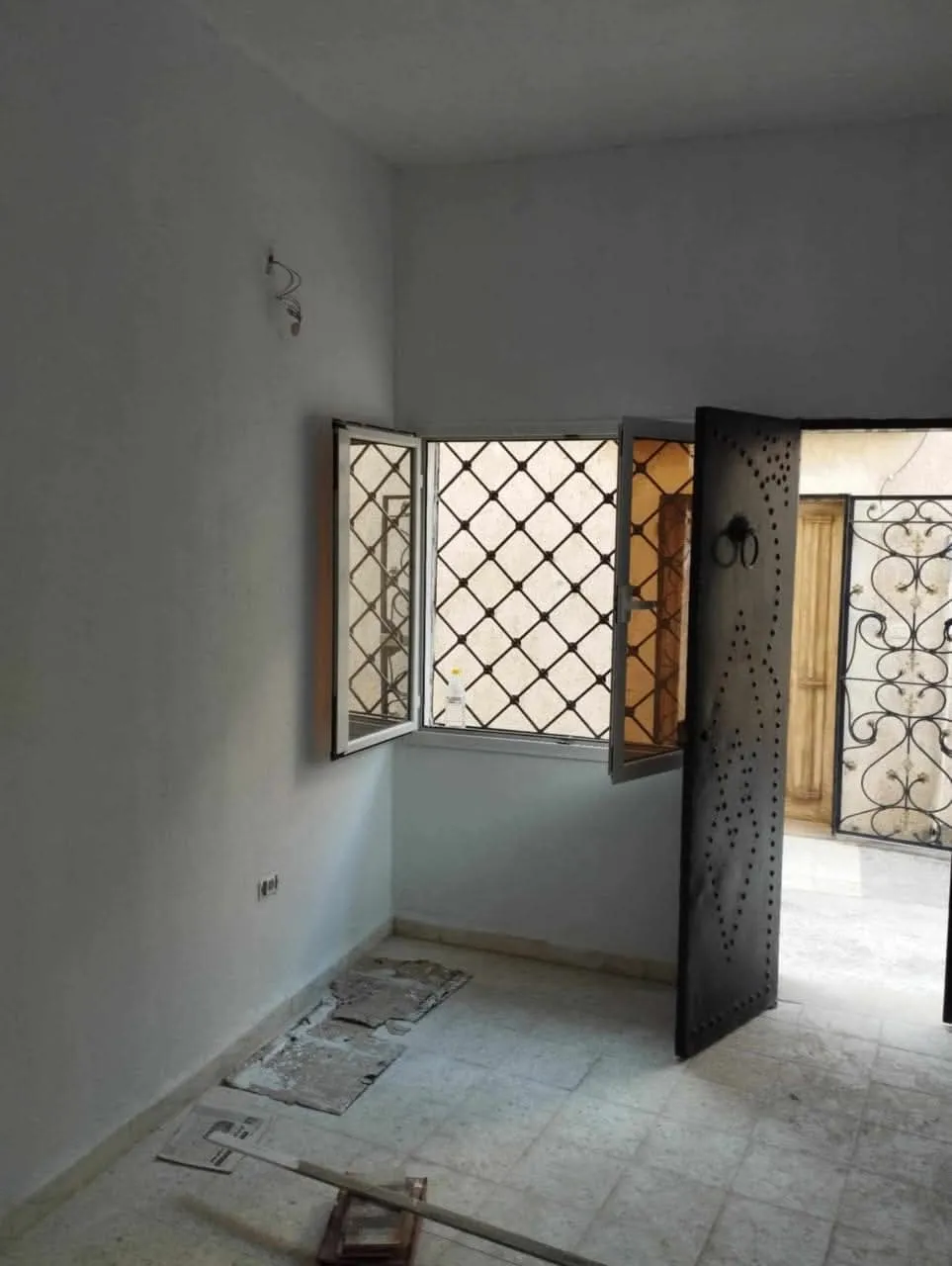 un appartement s+2 au rdc a louer situé a ksar said 2 derriére aziza 