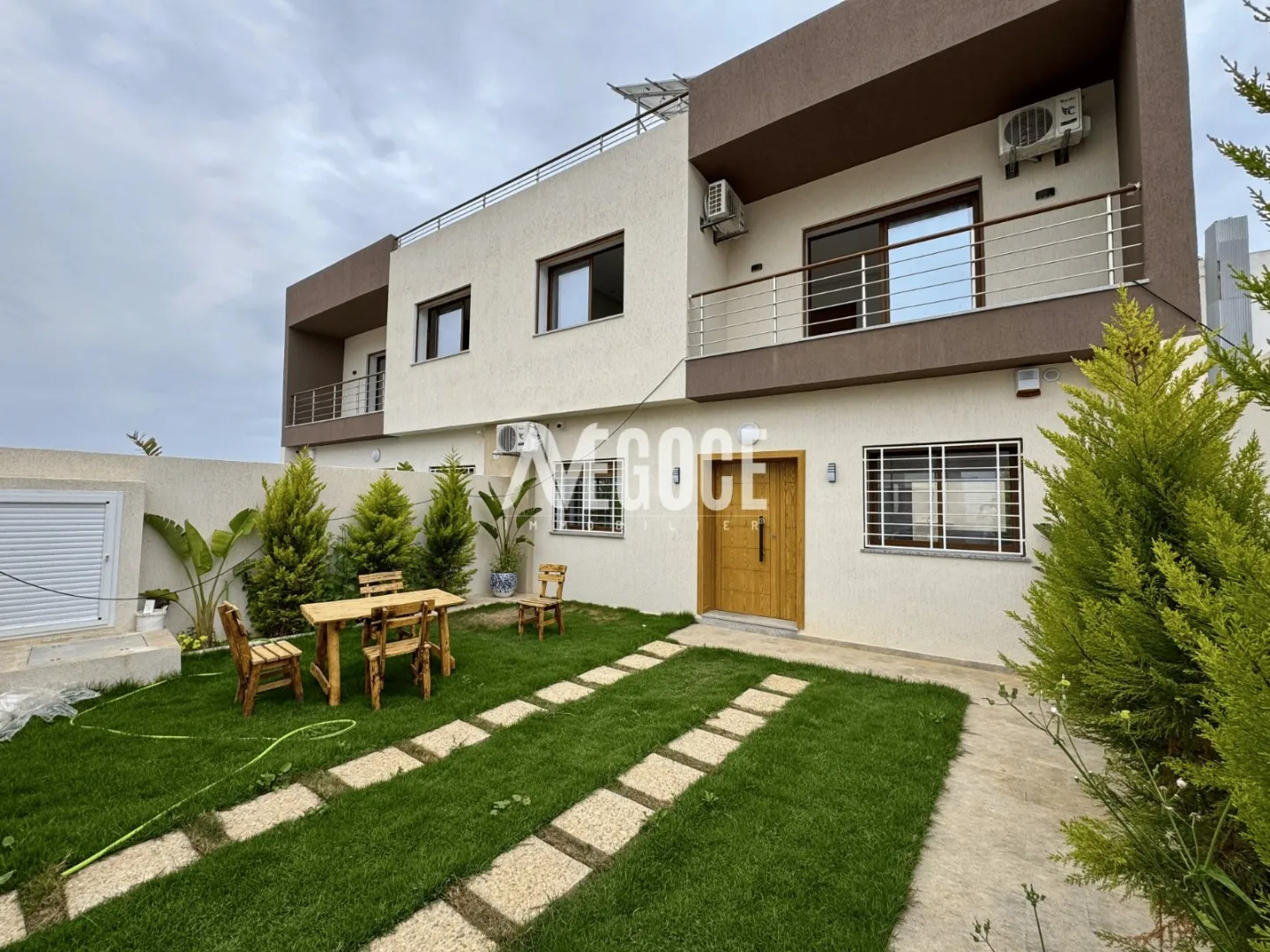 villas s+4