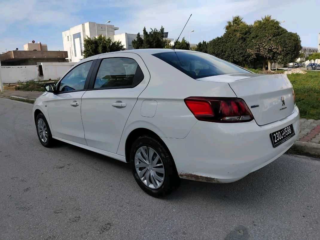 PEUGEOT 301 PREMIÈRE MAIN TRÈS PROPRE