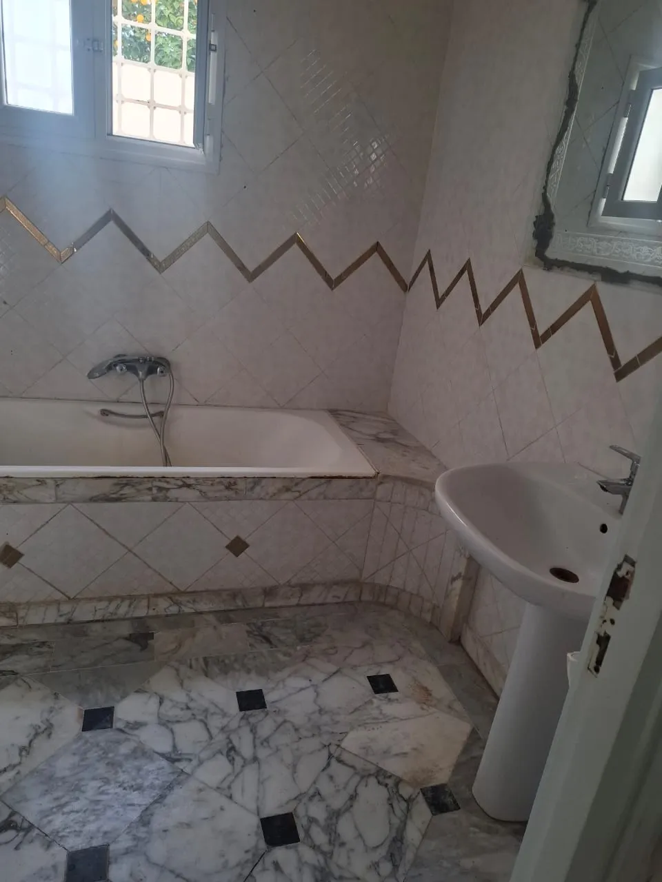 un appartement s+3 meublé au rdc d'une villa a louer a Bardo Prés de CNAM