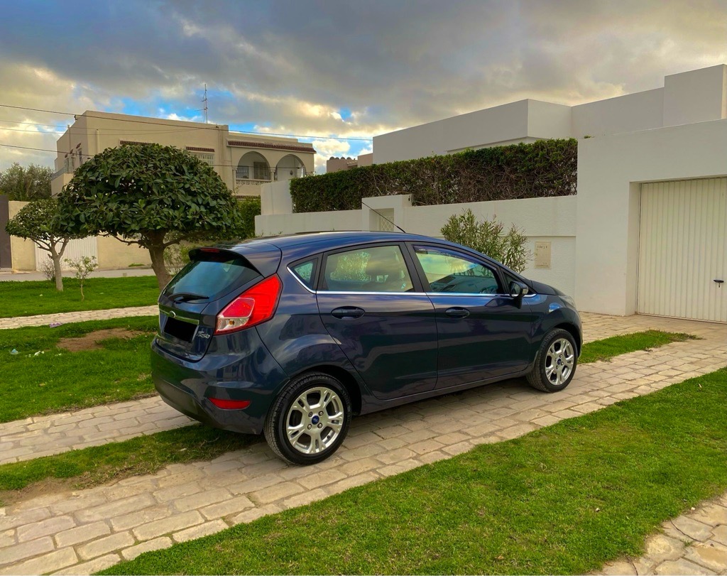 FORD FIESTA Titanium