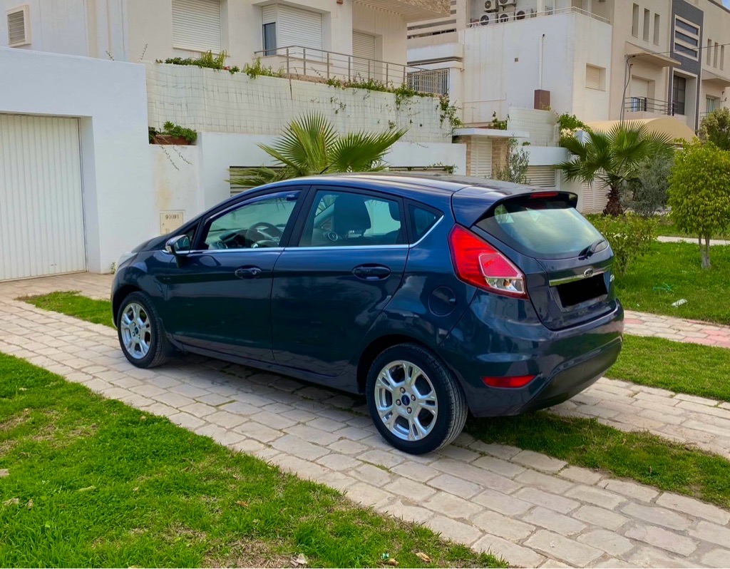 FORD FIESTA Titanium