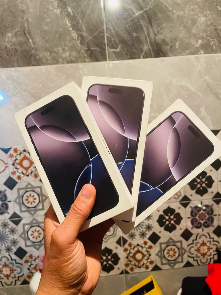 Iphone 16 pro max 1 tera cachete