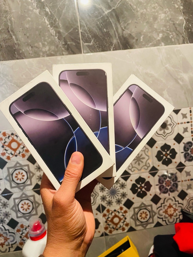 Iphone 16 pro max 1 tera cachete