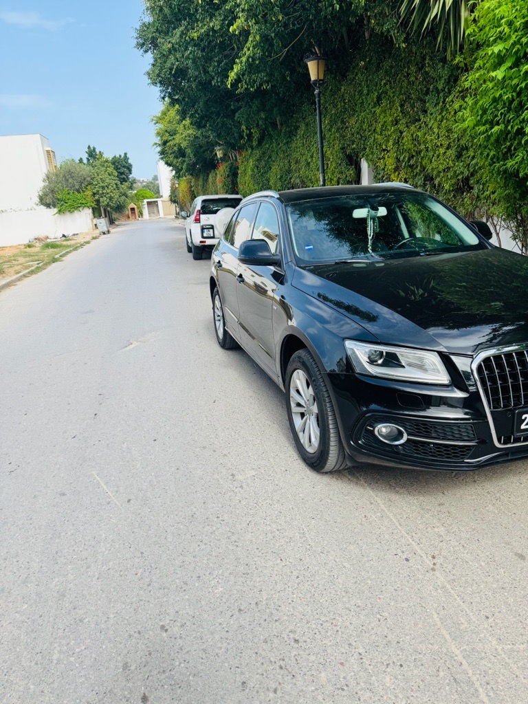 A vendre audi Q5 s line 3 litres v6 tdi quattro modele 2015