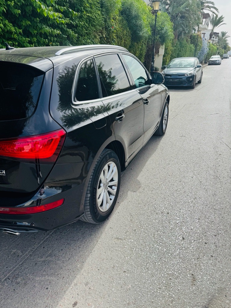 A vendre audi Q5 s line 3 litres v6 tdi quattro modele 2015