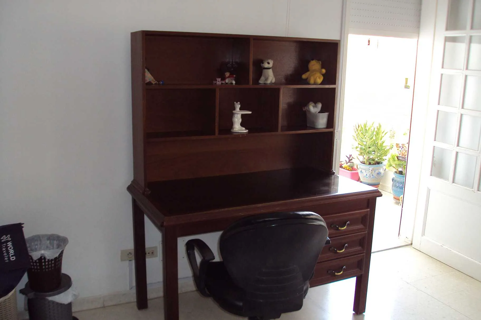 Occasion à ne pas rater ! Bureau + fauteuil en bois massif pour étudiant / lycéen/écolier