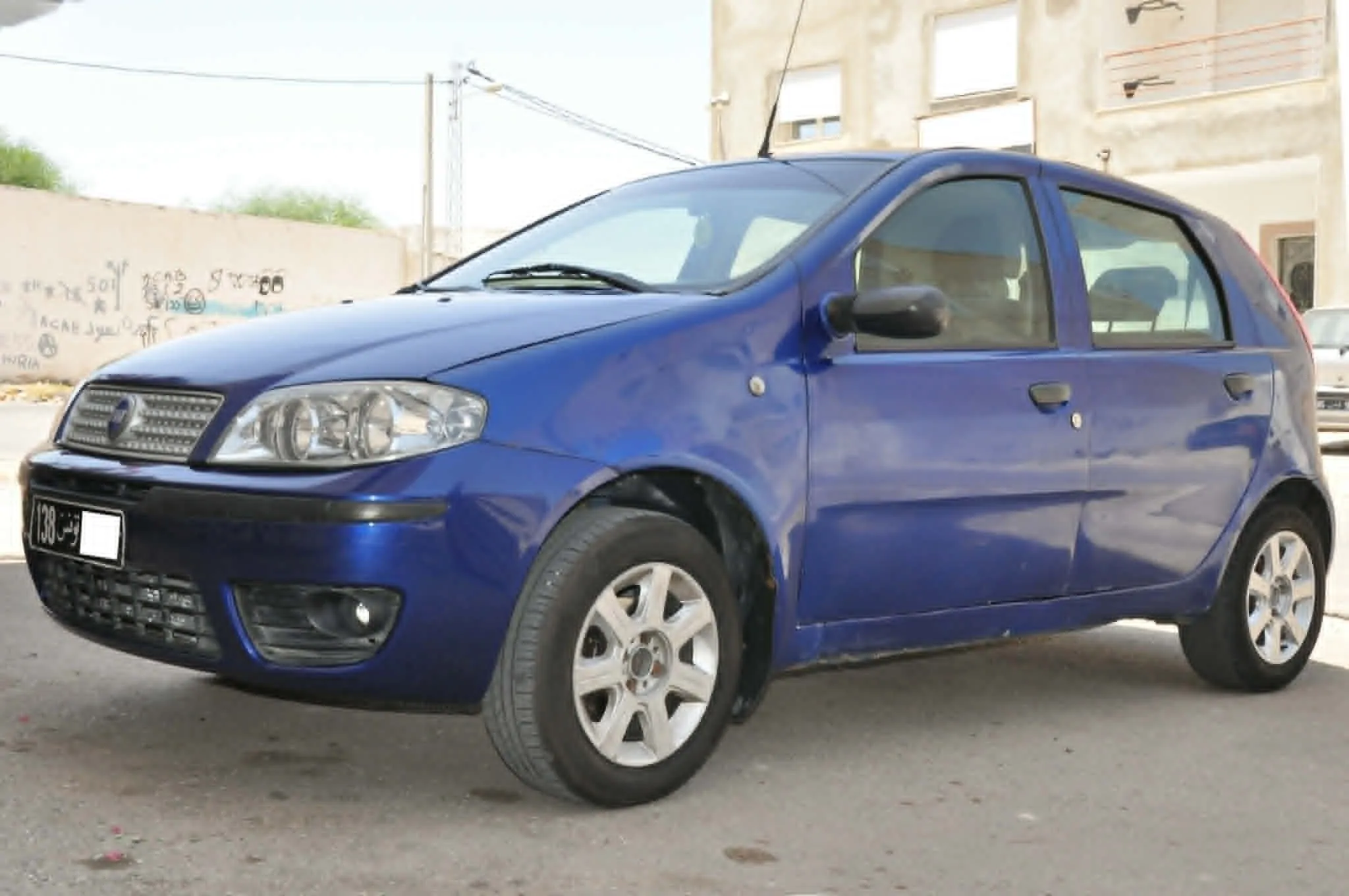 Vendre belle fiat Punto 3 TT option Tel 99.976.624 Prix 18.700