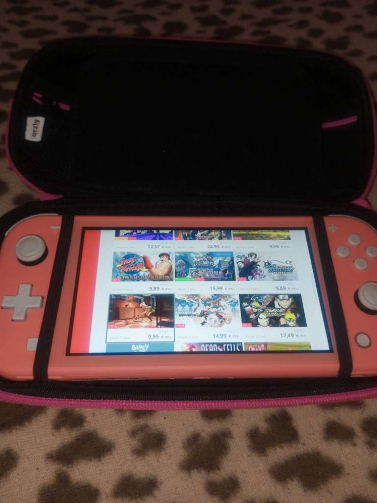 Nintendo Switch Lite Coral