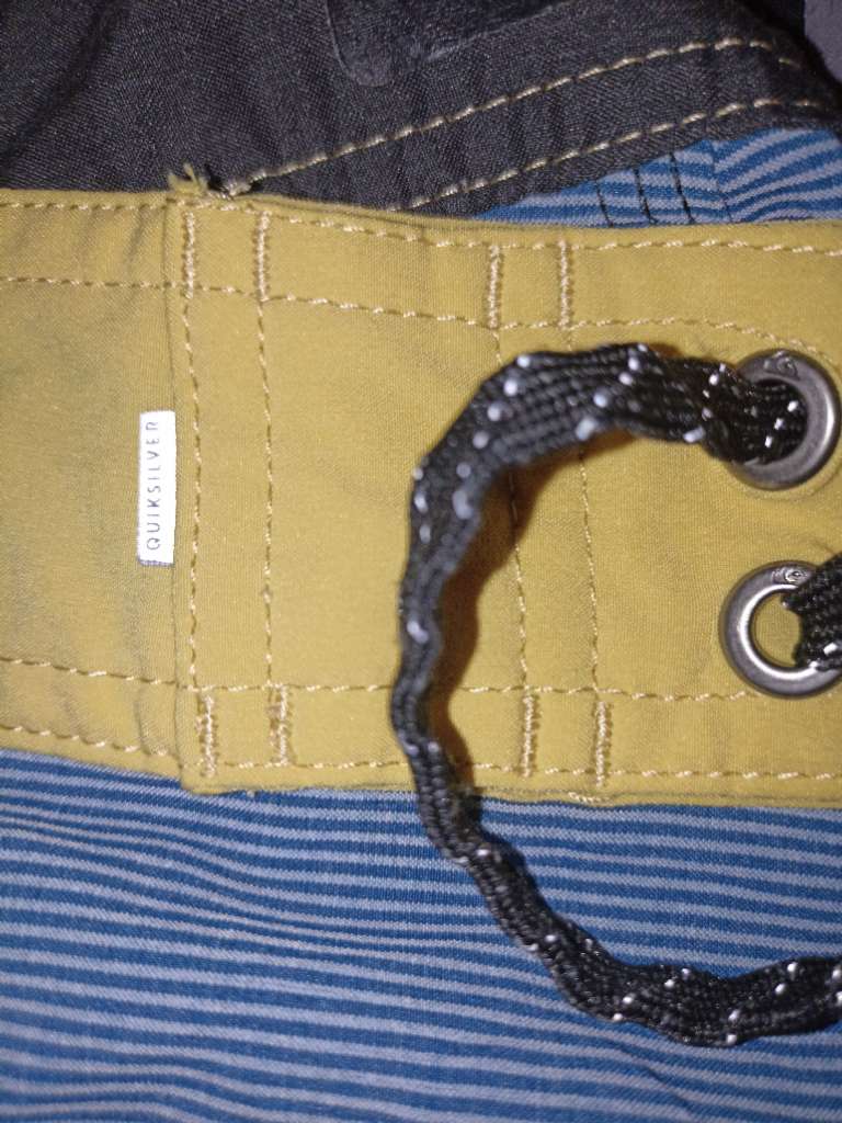 Quiksilver short taille 30