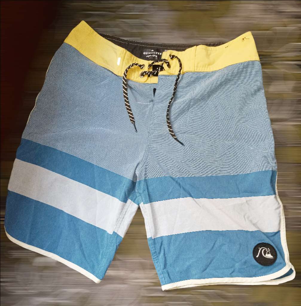 Quiksilver short taille 30