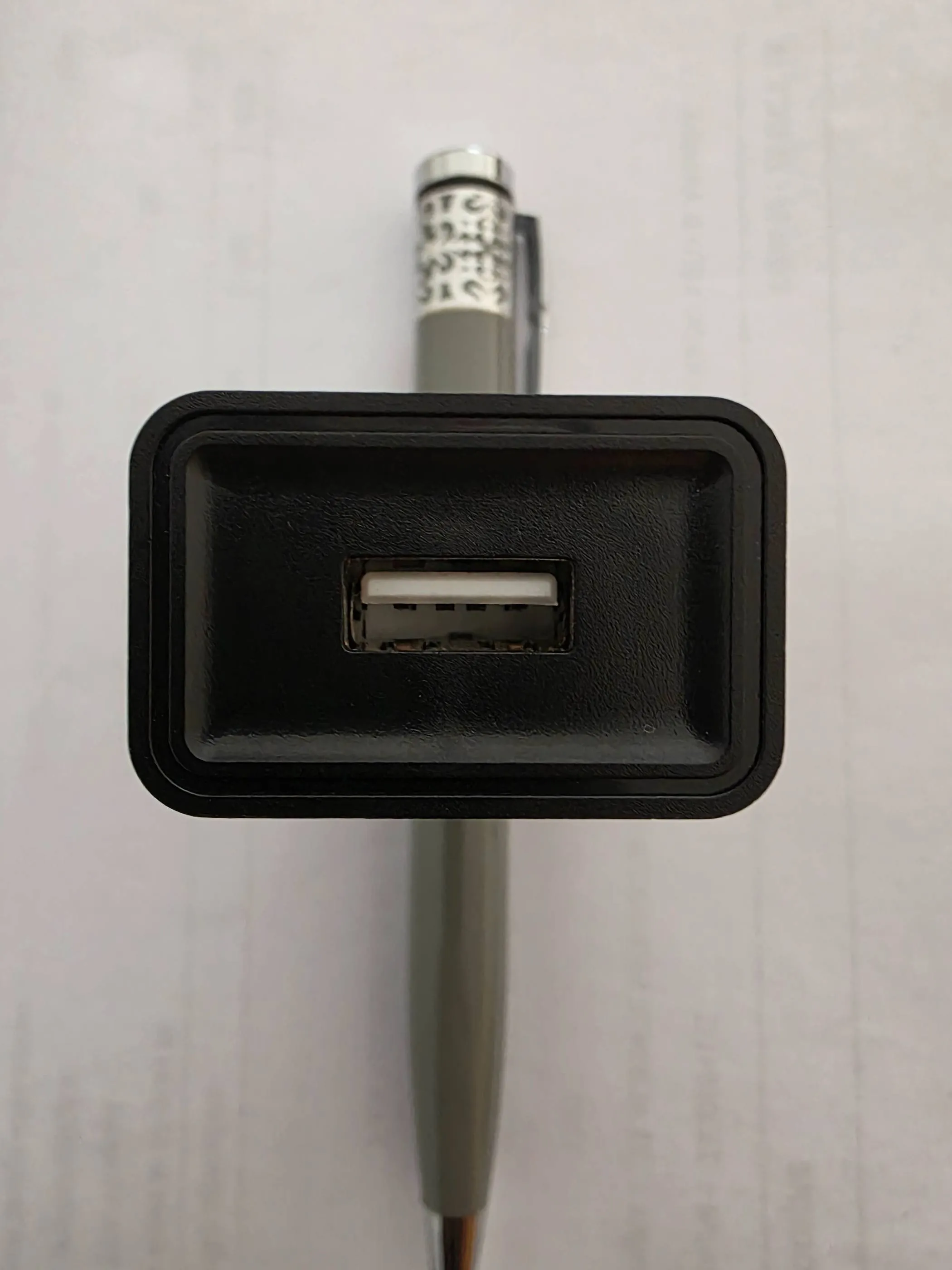 Chargeur 5V2A + Cable Type-C Importe