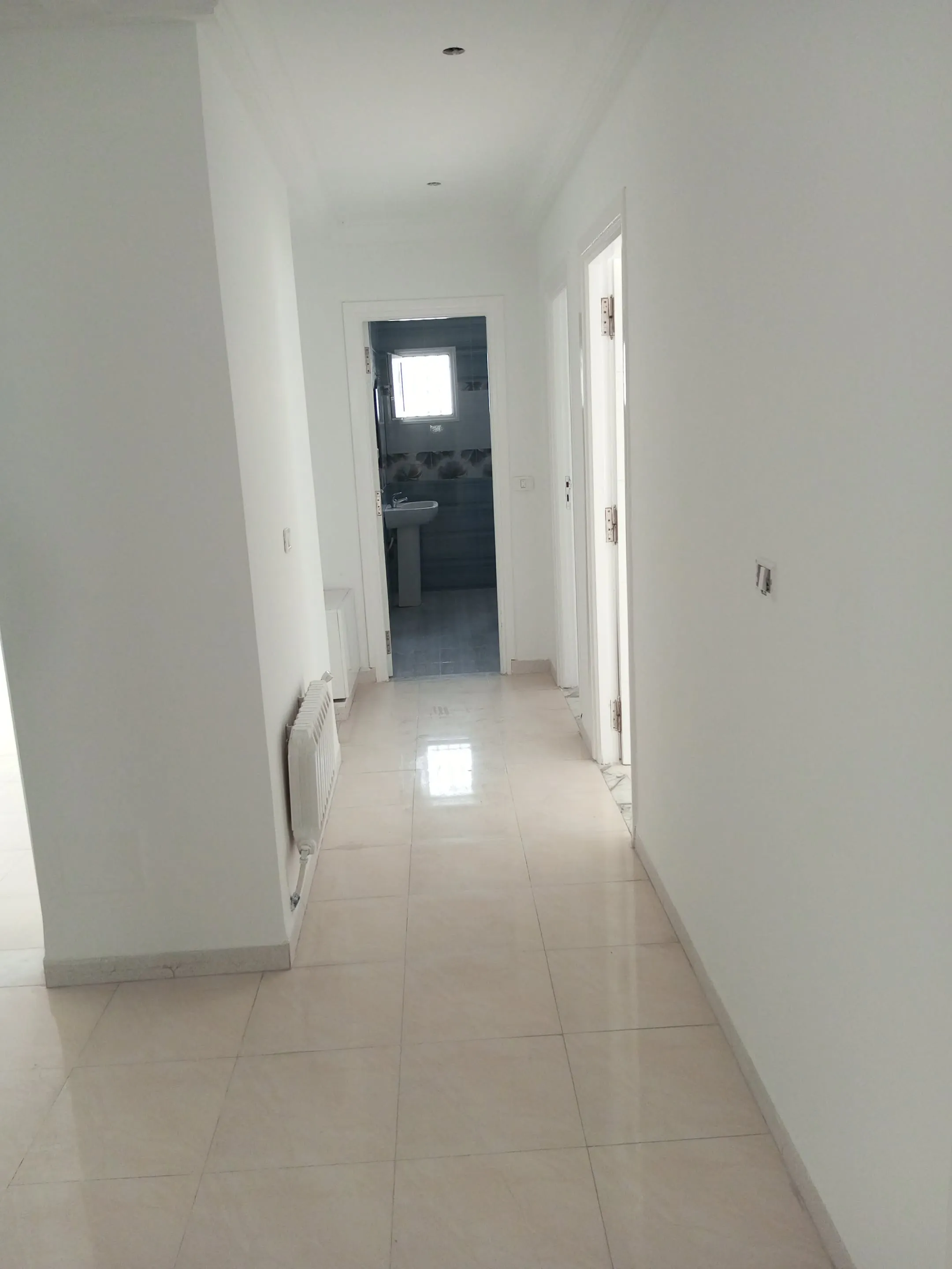 un appartement spacieux s+3 au rdc a louer situé a Manzah 5 Prés de Marché