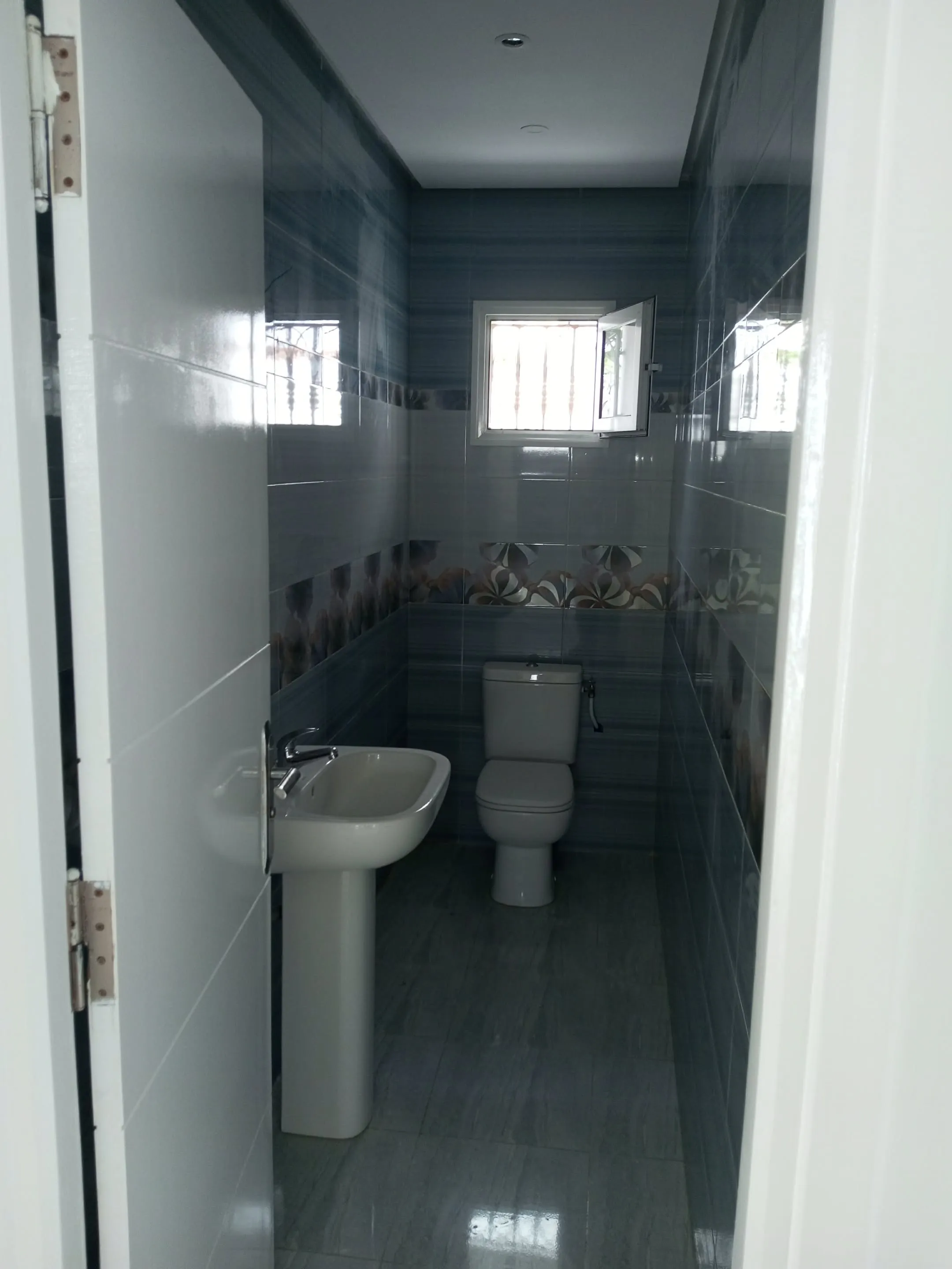 un appartement spacieux s+3 au rdc a louer situé a Manzah 5 Prés de Marché