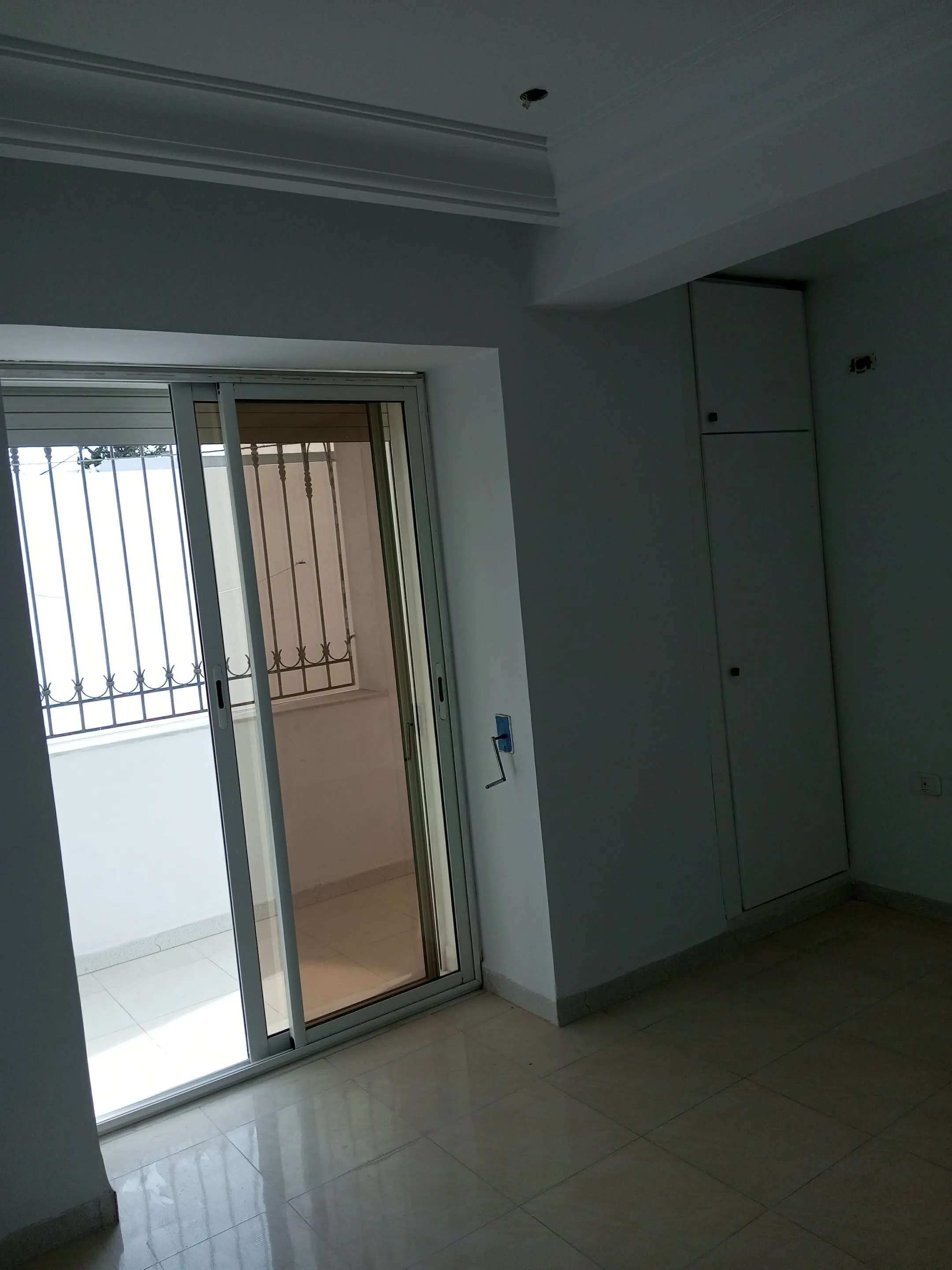 un appartement spacieux s+3 au rdc a louer situé a Manzah 5 Prés de Marché