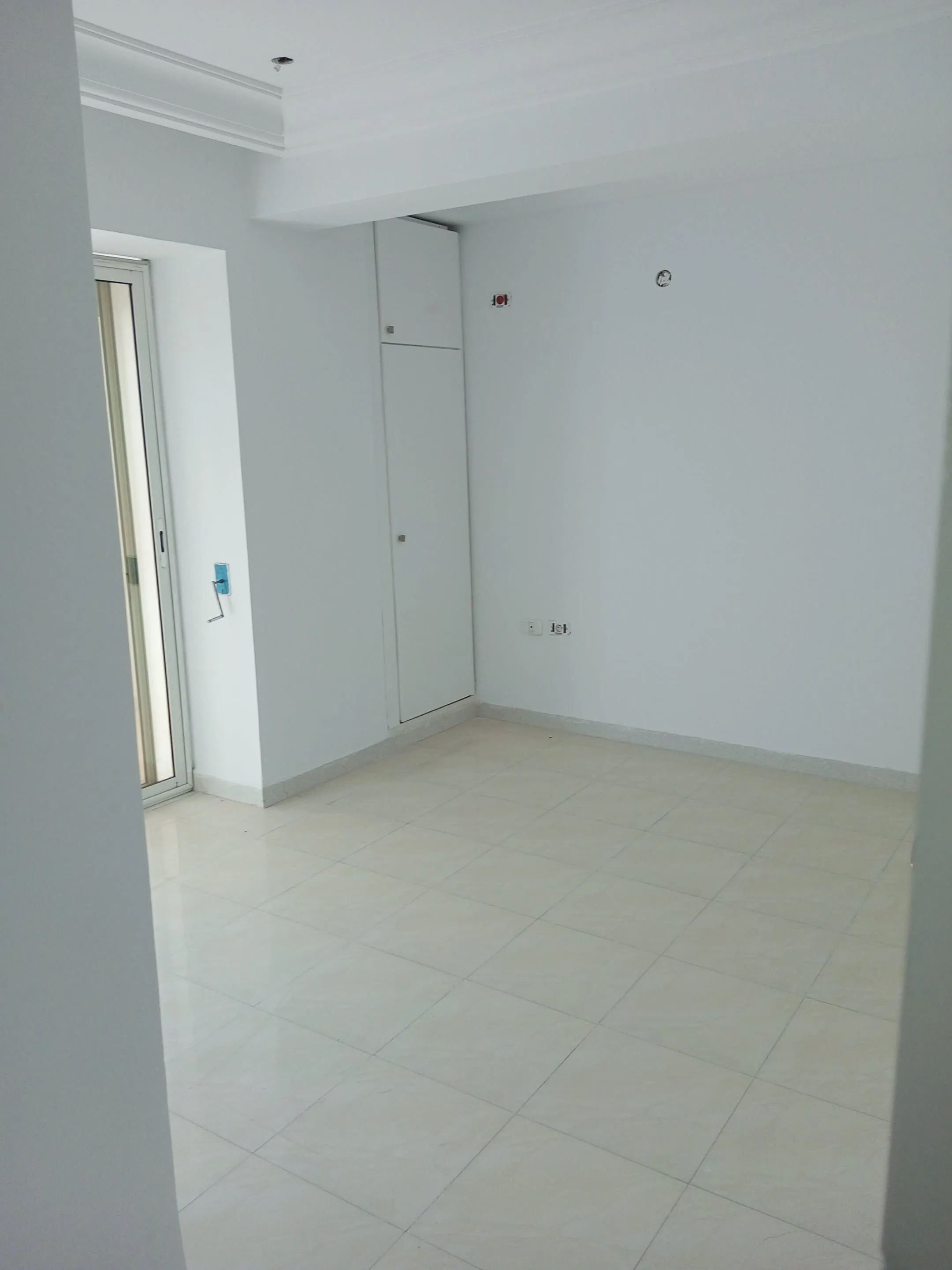 un appartement spacieux s+3 au rdc a louer situé a Manzah 5 Prés de Marché