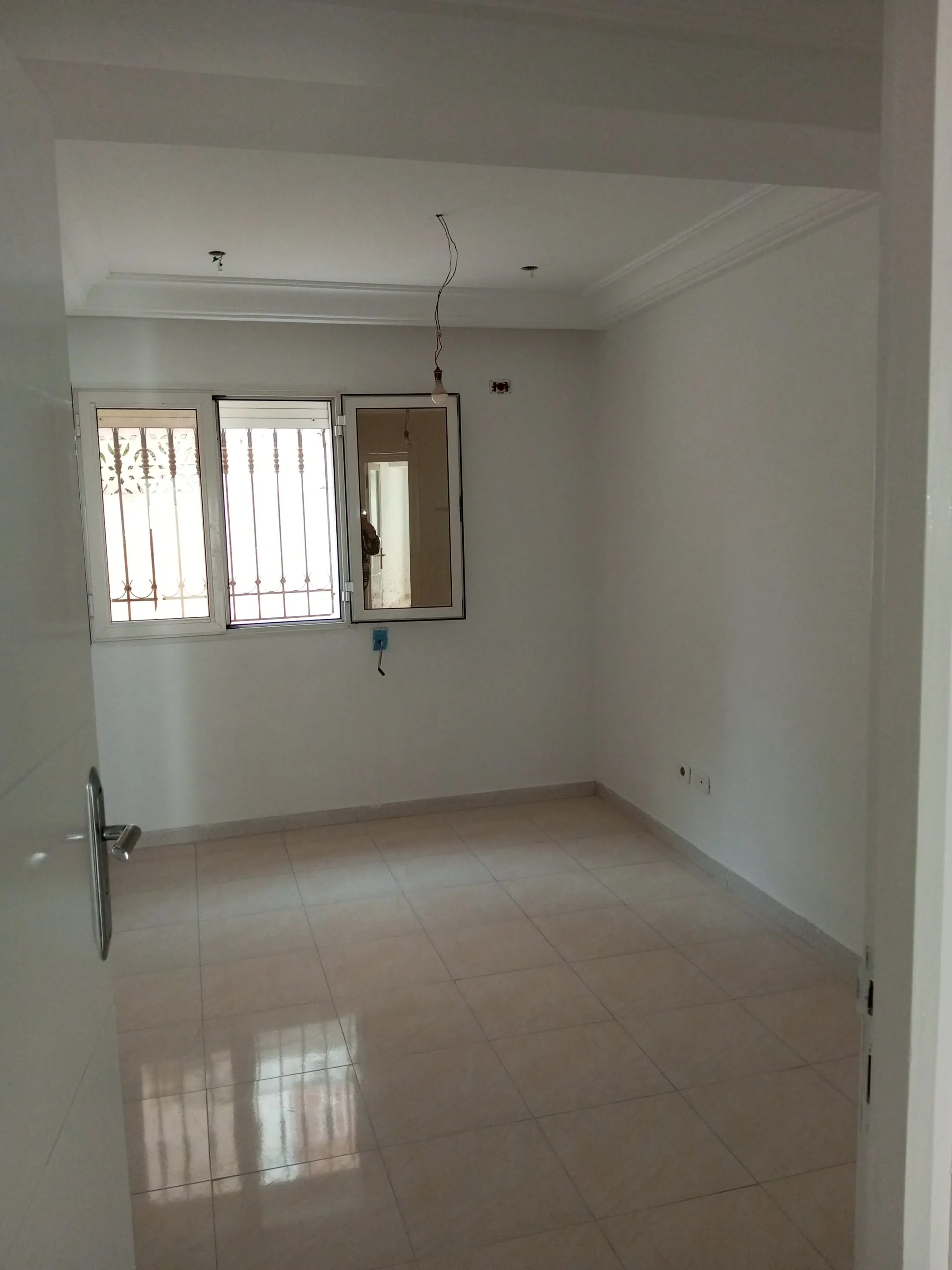 un appartement spacieux s+3 au rdc a louer situé a Manzah 5 Prés de Marché