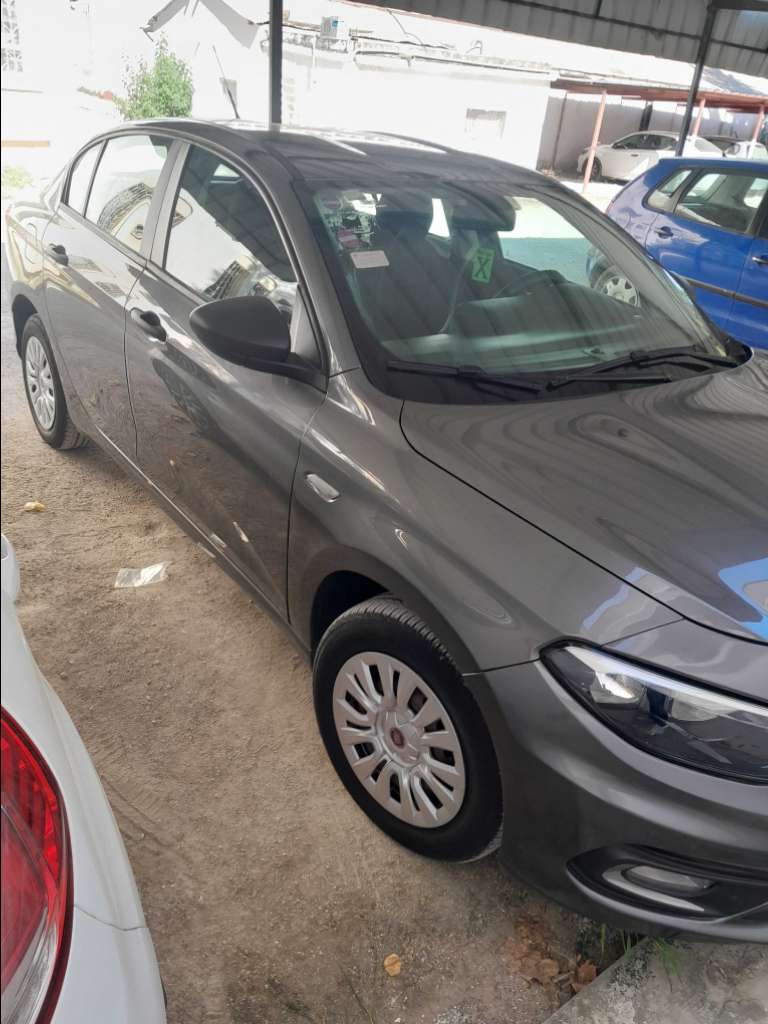Fiat tipo 6cv 6 vitesses 109 000 km. Peinture d'origine  tel 98 576 500 