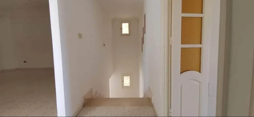 Location S3 vide à Borj Louzir 