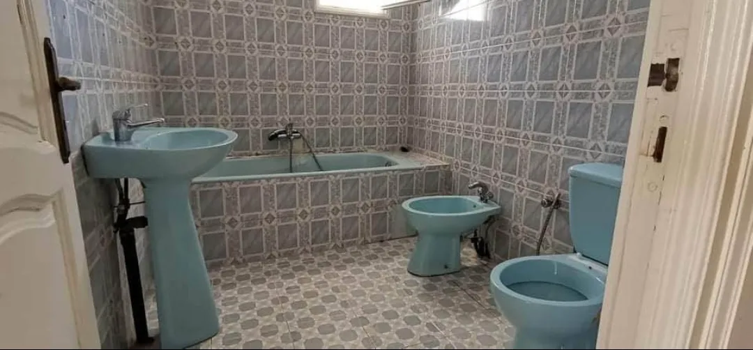 Location S3 vide à Borj Louzir 