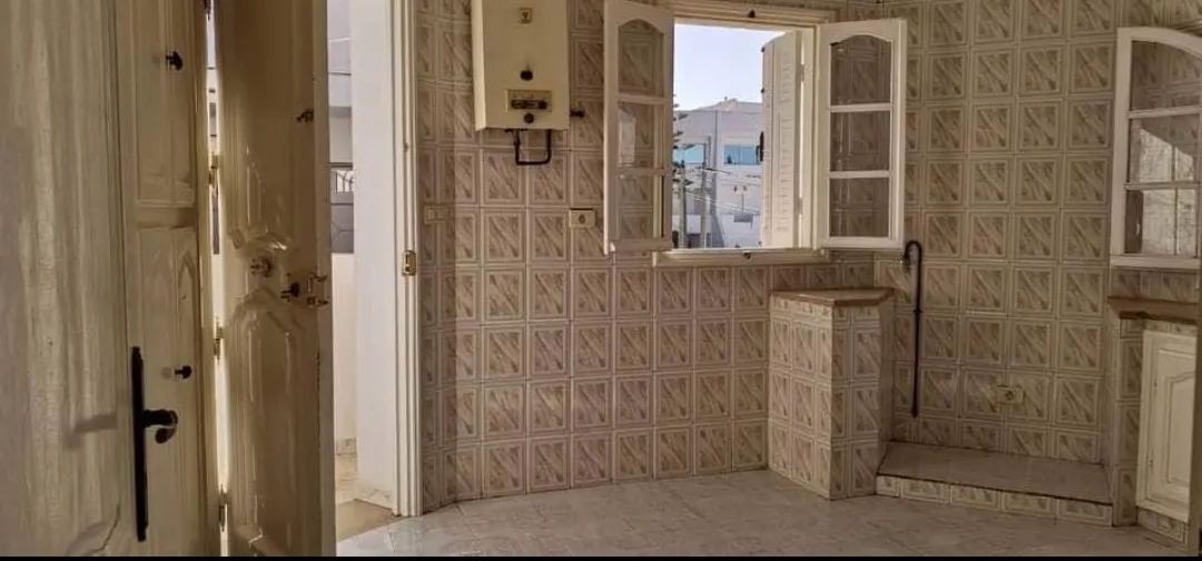 Location S3 vide à Borj Louzir 