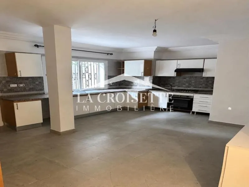 Villa S+3 à La Soukra ZVL0545