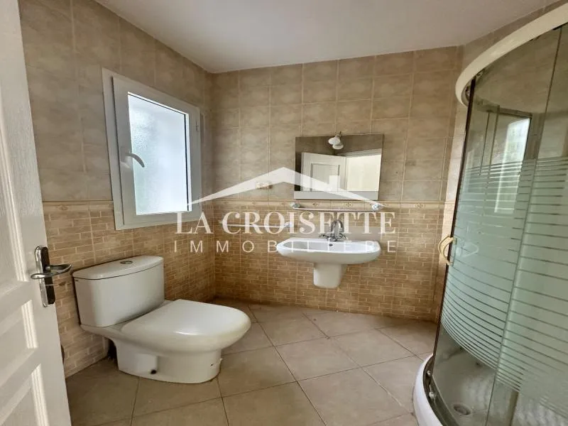 Villa S+3 à La Soukra ZVL0545