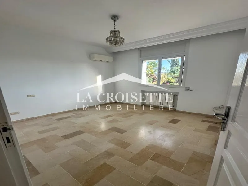 Villa S+3 à La Soukra ZVL0545