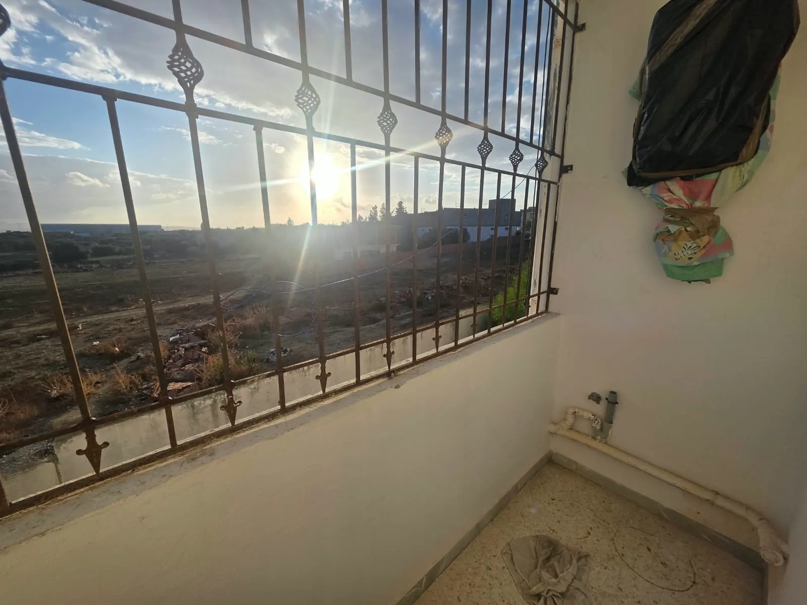 A vendre un S+2 1er étage route Beni Nefaa