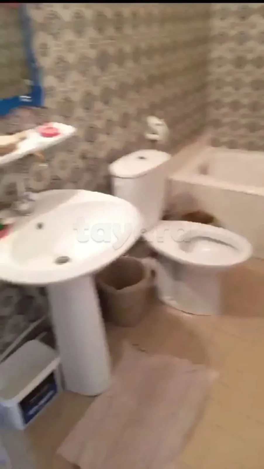 un appartement s+2 vide au 2éme étage( sans ascenseur) a louer a Bardo Centre Prés de Barlamen