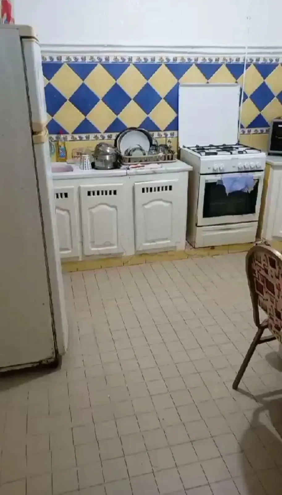 un appartement s+2 vide au 2éme étage( sans ascenseur) a louer a Bardo Centre Prés de Barlamen